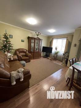 Таунхаус 150м², 4-этажный, участок 1 сот.