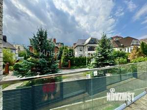 Таунхаус 213м², 3-этажный, участок 2 сот.