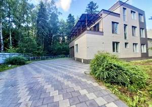 Дом 322м², 3-этажный, участок 11 сот.