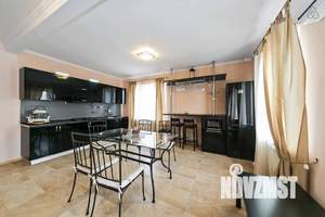 Дом 150м², 3-этажный, на длительный срок, 