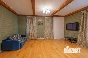 Дом 260м², 3-этажный, на длительный срок, 