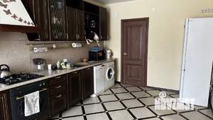 Таунхаус 161м², 4-этажный, на длительный срок, 