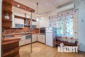 Таунхаус 220м&sup2;, 4-этажный, на длительный срок, 