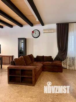 Коттедж 200м², 2-этажный, на длительный срок, 