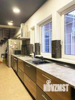 Коттедж 200м², 2-этажный, на длительный срок, 