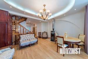 Таунхаус 220м&sup2;, 4-этажный, на длительный срок, 