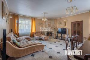 Дом 400м&sup2;, 2-этажный, участок 7 сот.  