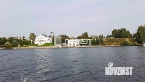 Дом 4374м&sup2;, 3-этажный, участок 30 сот.  