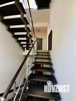 Дом 322м&sup2;, 3-этажный, участок 11 сот.  