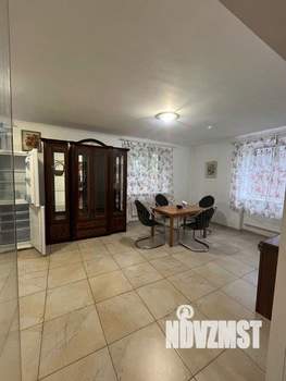 Дом 300м&sup2;, 2-этажный, участок 4 сот.  