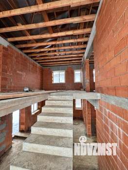 Дом 245м&sup2;, 2-этажный, участок 5 сот.  