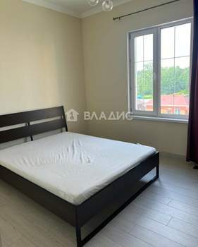 Дом 161м&sup2;, 4-этажный, участок 2 сот.  