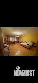 Дом 400м&sup2;, 3-этажный, участок 850 сот.  