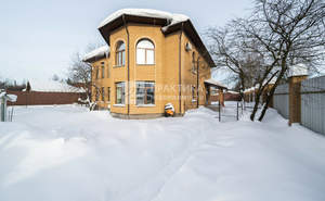 Дом 327м&sup2;, 2-этажный, участок 12 сот.  