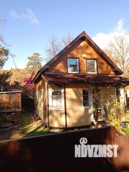 Дом 100м&sup2;, 2-этажный, участок 4 сот.  