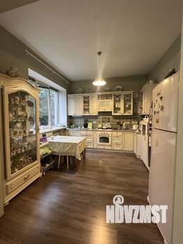 Дом 354м², 3-этажный, участок 12 сот.  