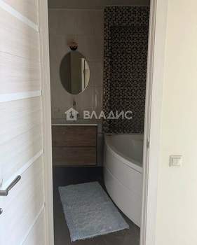 Дом 161м&sup2;, 4-этажный, участок 2 сот.  