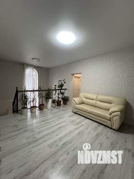 Коттедж 327м&sup2;, 2-этажный, участок 12 сот.  