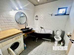 Дом 100м&sup2;, 2-этажный, участок 6 сот.  