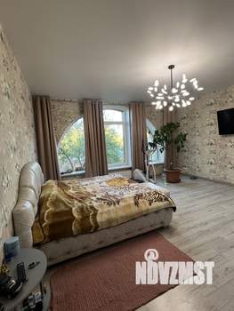 Дом 327м&sup2;, 2-этажный, участок 12 сот.  