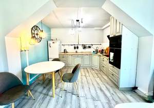 Дом 100м², 2-этажный, участок 6 сот.  