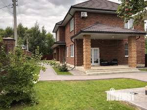 Дом 300м&sup2;, 3-этажный, участок 7 сот.  