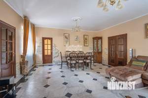 Дом 400м&sup2;, 2-этажный, участок 7 сот.  