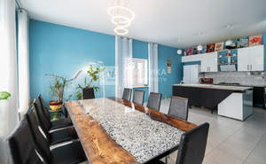 Дом 327м&sup2;, 2-этажный, участок 12 сот.  