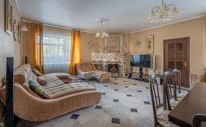 Дом 400м&sup2;, 2000-этажный, участок 7 сот.  