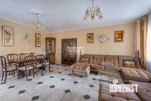 Дом 400м&sup2;, 2-этажный, участок 7 сот.  