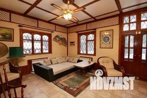 Дом 220м&sup2;, 2-этажный, участок 25 сот.  