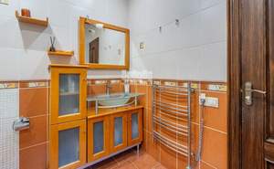 Дом 400м&sup2;, 2000-этажный, участок 7 сот.  