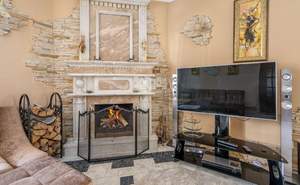 Дом 400м&sup2;, 2000-этажный, участок 7 сот.  