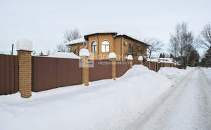 Дом 327м&sup2;, 2-этажный, участок 12 сот.  