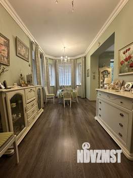 Дом 354м&sup2;, 3-этажный, участок 12 сот.  