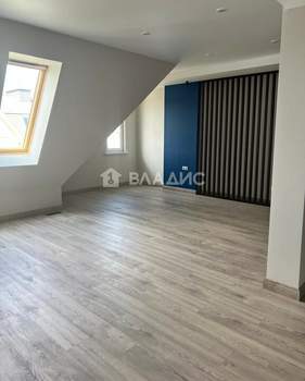 Дом 161м&sup2;, 4-этажный, участок 2 сот.  