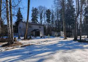 Дом 227м&sup2;, 2-этажный, участок 19 сот.  