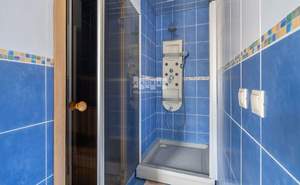 Дом 400м&sup2;, 2000-этажный, участок 7 сот.  