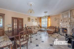 Дом 400м&sup2;, 2-этажный, участок 7 сот.  