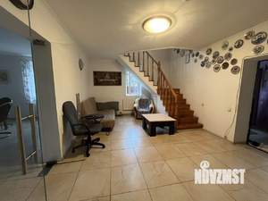 Дом 300м&sup2;, 2-этажный, участок 4 сот.  