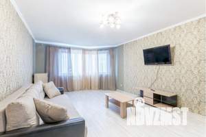 2-к квартира, посуточно, 78м2, 17/18 этаж