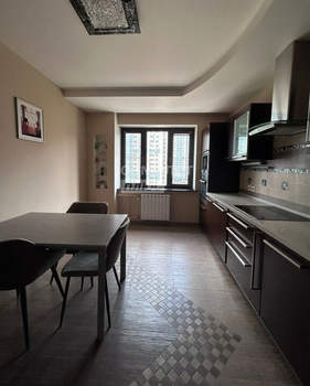 2-к квартира, вторичка, 70м2, 7/17 этаж