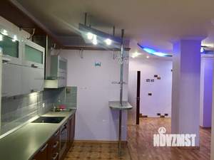 2-к квартира, вторичка, 63м2, 11/18 этаж