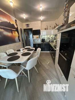 2-к квартира, вторичка, 63м2, 10/17 этаж