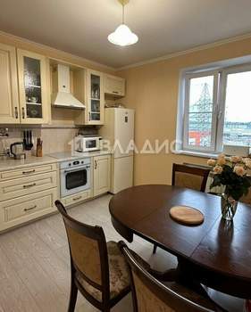 2-к квартира, вторичка, 64м2, 6/18 этаж