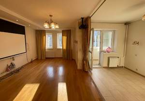 4-к квартира, вторичка, 130м2, 4/10 этаж