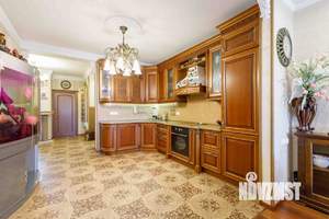 3-к квартира, вторичка, 122м2, 8/18 этаж