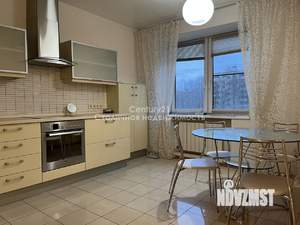 2-к квартира, вторичка, 63м2, 4/18 этаж