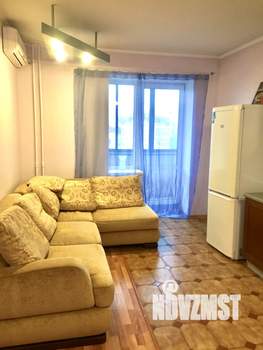 2-к квартира, вторичка, 63м2, 11/18 этаж