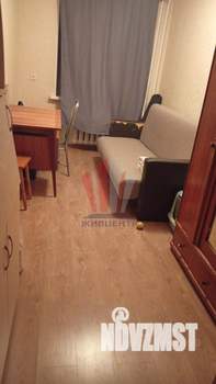2-к квартира, вторичка, 42м2, 1/5 этаж